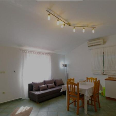 Apartment Boba 穆泰尔岛 外观 照片