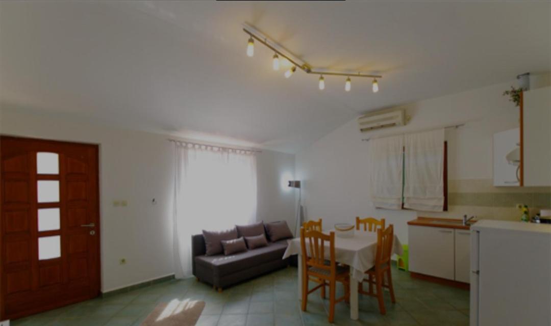 Apartment Boba 穆泰尔岛 外观 照片